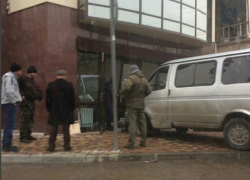 Водитель "Соболя" с неисправными тормозами врезался в здание магазина в Кисловодске 