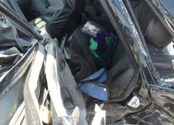 12-летняя девочка скончалась в реанимации после страшного лобового столкновения "двенадцатой" и "десятки" на Ставрополье