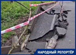 Грузовик с песком разрушил мост в ставропольском парке Победы 