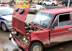 Четыре пассажира маршрутки доставлены в больницу после ДТП с "шестеркой" в Ставрополе