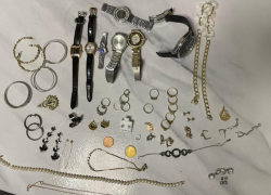 Ювелирные украшения более чем на 3,5 миллиона рублей выкрали из домов Ставрополья жители Кубани 