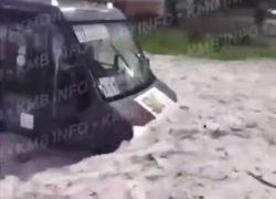 Плывущие автобусы, танцующие люстры и град размером с яйцо: как стихия потрепала нервы Ставрополью 10 мая