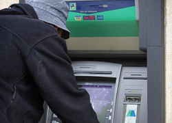 "Попытка - не пытка": хитрый мужчина пытался пополнить счет купюрами из «банка приколов» на Ставрополье