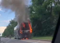 На трассе в Георгиевском округе загорелся автобус с детьми