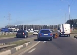 “Нежданчик на выезде»: дорожный знак посреди трассы провоцирует аварийные ситуации под Ставрополем 