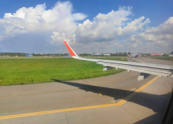 У вылетавшего в аэропорт Ставрополя самолета «Азимута» возникли проблемы с двигателем