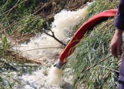 Коммунальную аварию в Невинномысске устраняли спасатели