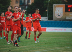 Футбольный «Велес» впереди, а пятигорский «Машук-КМВ» пришел к финишу четвертым