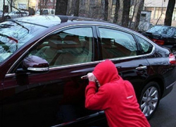 Сотрудниками полиции предотвращена попытка угона автомобиля в Ставрополе