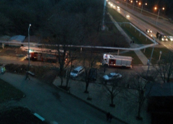 Четыре пожарные машины прибыли на вызов к многоэтажке в Ставрополе