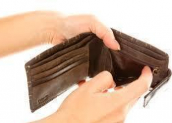 Сожительница заплатила пенсионерке за квартиру ее же деньгами