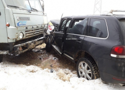 Два 13-летних подростка пострадали в ДТП с грузовиком и иномаркой в Ставрополе