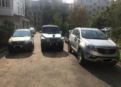 В Ставрополе вандалы ночью поцарапали машины большими камнями