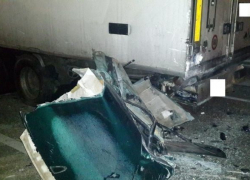 Два человека погибли при столкновении с поломанным грузовиком в Невинномысске