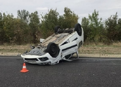 Два человека пострадали в жесткой аварии "Нексии" и "Ларгуса" в Ставрополе