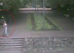 Житель Лермонтова копьем выбил стекло в Доме культуры