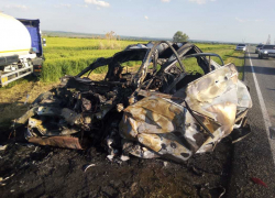 Двое ставропольчан погибли в ДТП с грузовиком 