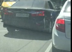 «Закон не писан»: наглый водитель «Тойоты» ехал по «встречке» через «сплошную» в Ставрополе 