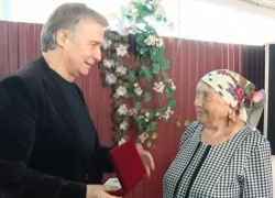 Медаль «За сохранение семейных ценностей» вручили семье из Шпаковского округа