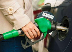 На Ставрополье управляющая автозаправкой продала «налево» 12 тонн ГСМ