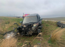 Два пассажира мертвы, еще трое госпитализированы: столкновение машин на встречке закончилось аварией на Ставрополье