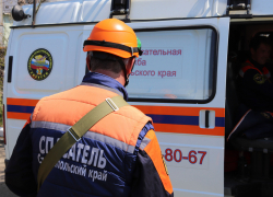 Ставропольские спасатели освободили ребенка, застрявшего между стеной и батареей