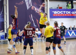 Ставропольские гандболистки на своем паркете не дали воскреснуть китайскому «Фениксу»
