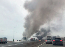 Пассажирский автобус сгорел недалеко от Минеральных Вод