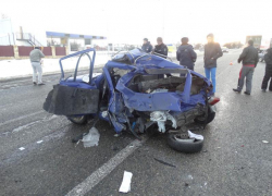 На Ставрополье "МАН" въехал в припаркованную "Оку": погиб водитель