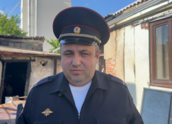 Внимательность полицейского из Пятигорска спасла жителей частного сектора от пожара 