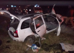 В страшной аварии на ставропольской трассе погибла девушка и шесть человек получили ранения