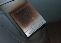 Неизвестные в Пятигорске подожгли шахту мусоропровода