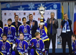 На турнире ЕвроХима капитан невинномысской команды «Хаски» сыграл с Фетисовым и Буре