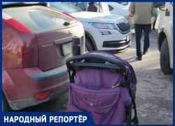 Опасный участок пешеходной территории возмутил жительницу Ставрополя