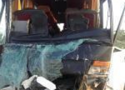 На Ставрополье грузовик врезался в пассажирский автобус