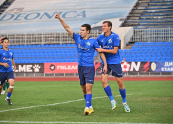 На вершине — двоевластие: подводим итоги 22 тура во второй футбольной лиге 