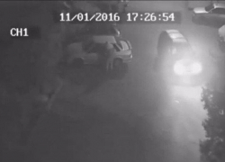 Пьяный хулиган покорежил автомобили на стоянке в Ставрополе