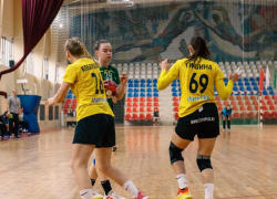 Ставропольские гандболистки на своем паркете дважды огорчили аутсайдеров из Удмуртии  