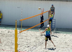 Песок до Вологды доведет: ставропольские волейболисты собрали букет медалей на дагестанских пляжах