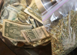 В Буденновском районе марихуану перевозили в такси