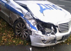 "Лада" въехала в патрульный автомобиль ДПС на Ставрополье