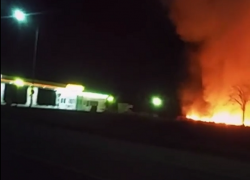 Крупный пожар около заправки в Железноводске попал на видео