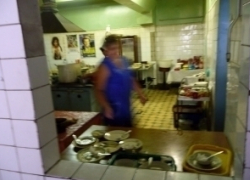 На Ставрополье посетителям столовой предлагали отведать штукатурки из грязных тарелок