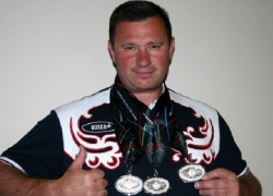 Полицейский из Пятигорска показал американским "копам", как надо метать молот и толкать ядро