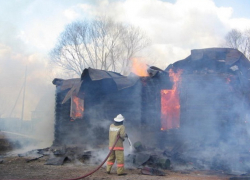 Мужчина сгорел заживо в старом саманном доме на Ставрополье 