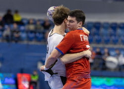 «Не хватило концентрации»: гандболисты ставропольского «Виктора» уступили в первом кубковом бою 