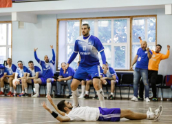 Первый мяч комом: гандболисты ставропольского «Виктора» начали сезон поражением в Уфе