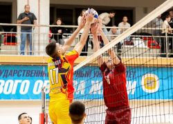 Соперникам отдали всего два сета: ставропольские волейболисты в домашнем туре победили трижды 