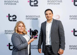 T2 вручил ключи от нового гибридного автомобиля жительнице Ставрополя