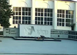 В Ставропольском крае мужчина прикурил сигарету от Вечного огня и отправился в колонию